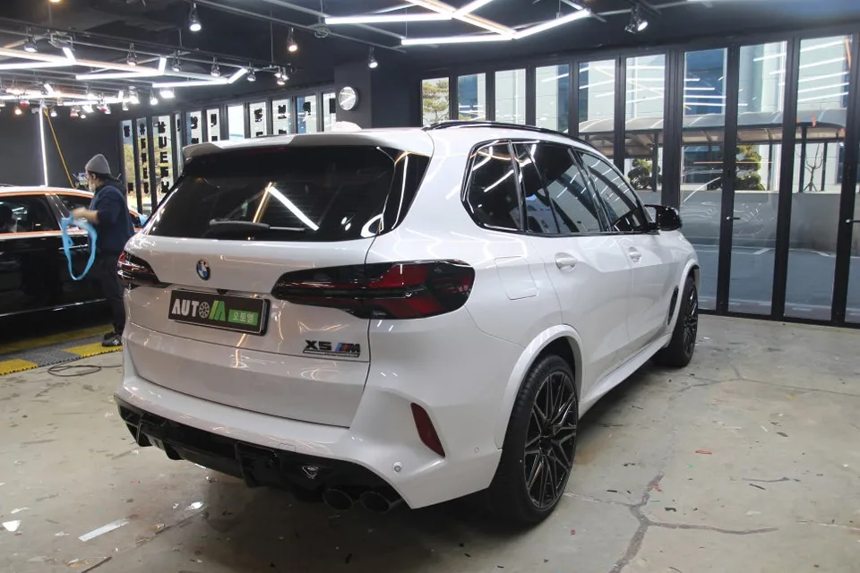 BMW X5のカーラッピング事例｜費用目安・仕上がり 施工写真 3-3
