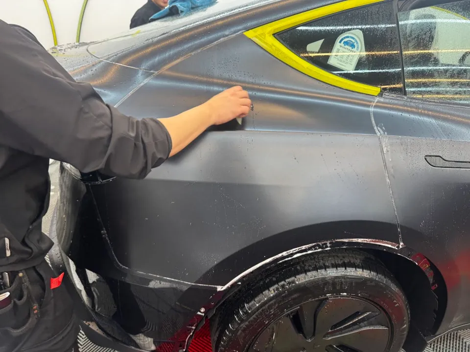 Tesla JuniperのPPF施工事例 施工写真 1-2