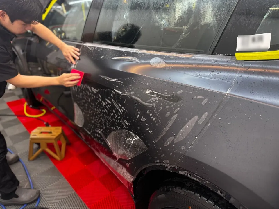 Tesla JuniperのPPF施工事例 施工写真 3-2