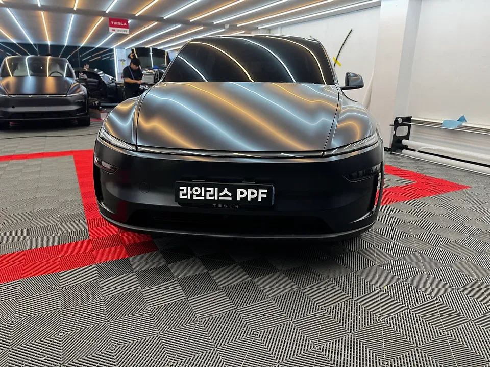 Tesla JuniperのPPF施工事例 施工写真 4-2