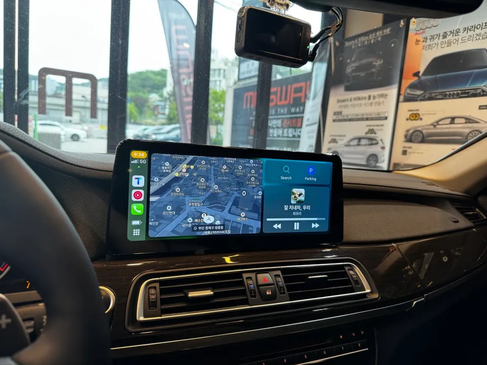 BMW 7 SeriesのAndroid Auto・CarPlay取付事例 施工写真 5
