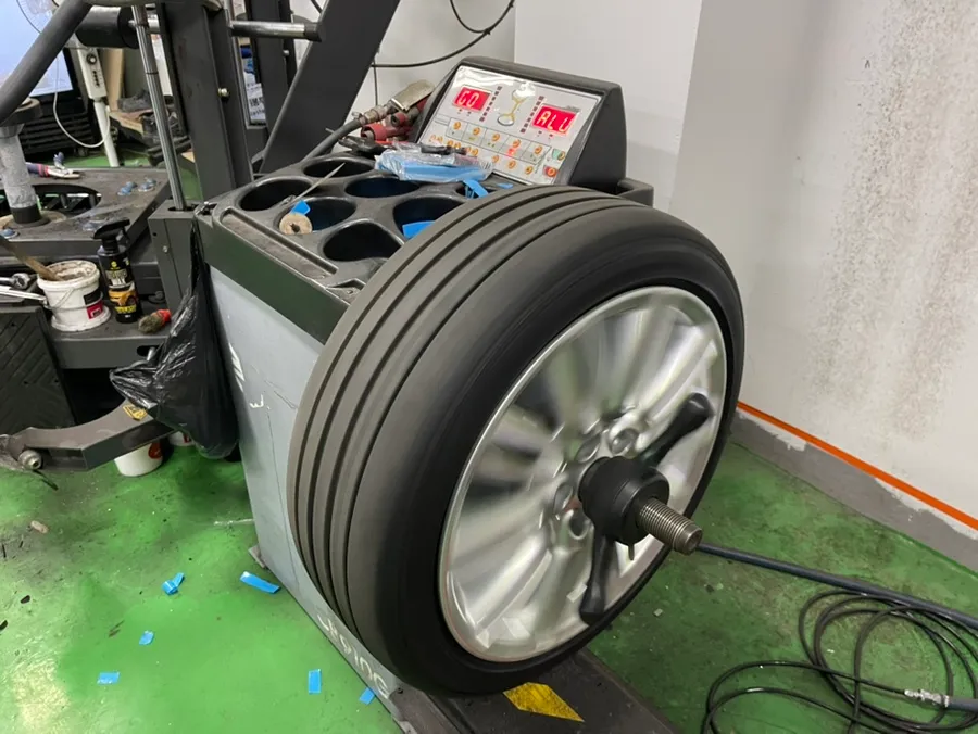 MINI MINI Cooperのホイールリペア・塗装事例 施工写真 1-3