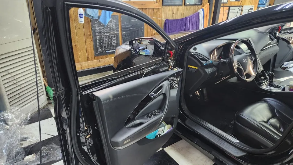 Hyundai Grandeur HGのカーフィルム施工事例|費用目安・仕上がり 施工写真 2-2
