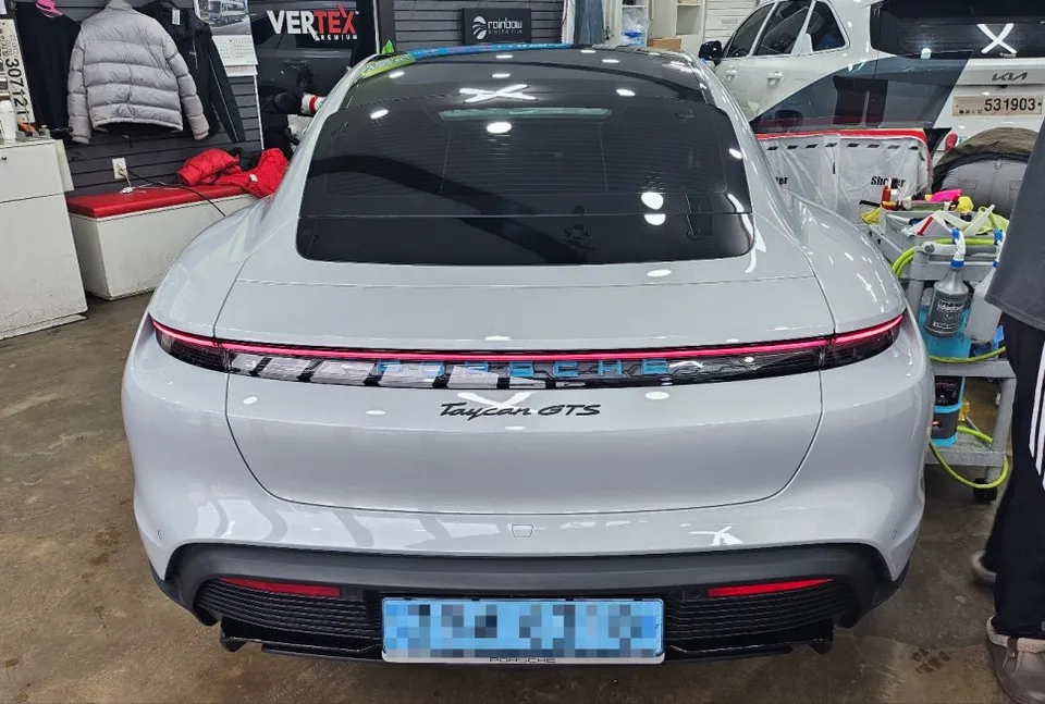ポルシェ カイエンのカーフィルム施工事例｜費用目安・仕上がり 施工写真 6