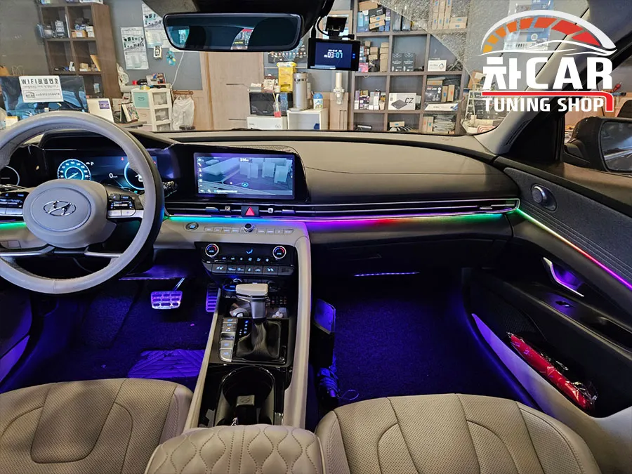 Hyundai Elantra CN7 ambient lighting - Hyundai Elantra CN7 Ambient Lighting Review — Enhanced Interior M photo 4