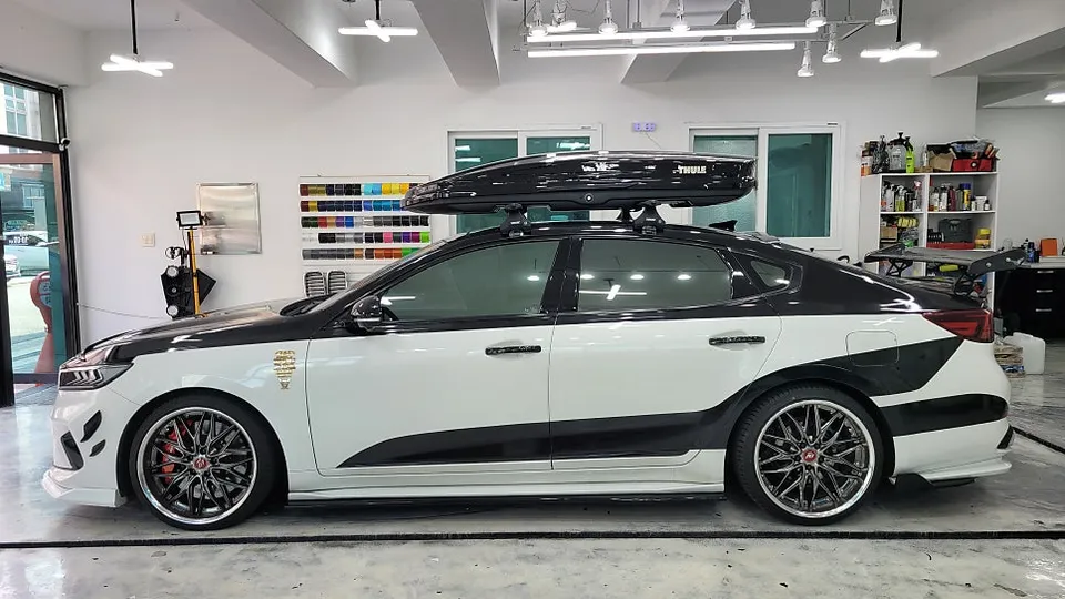 Mercedes-Benz S-Classのカーラッピング事例 施工写真 3