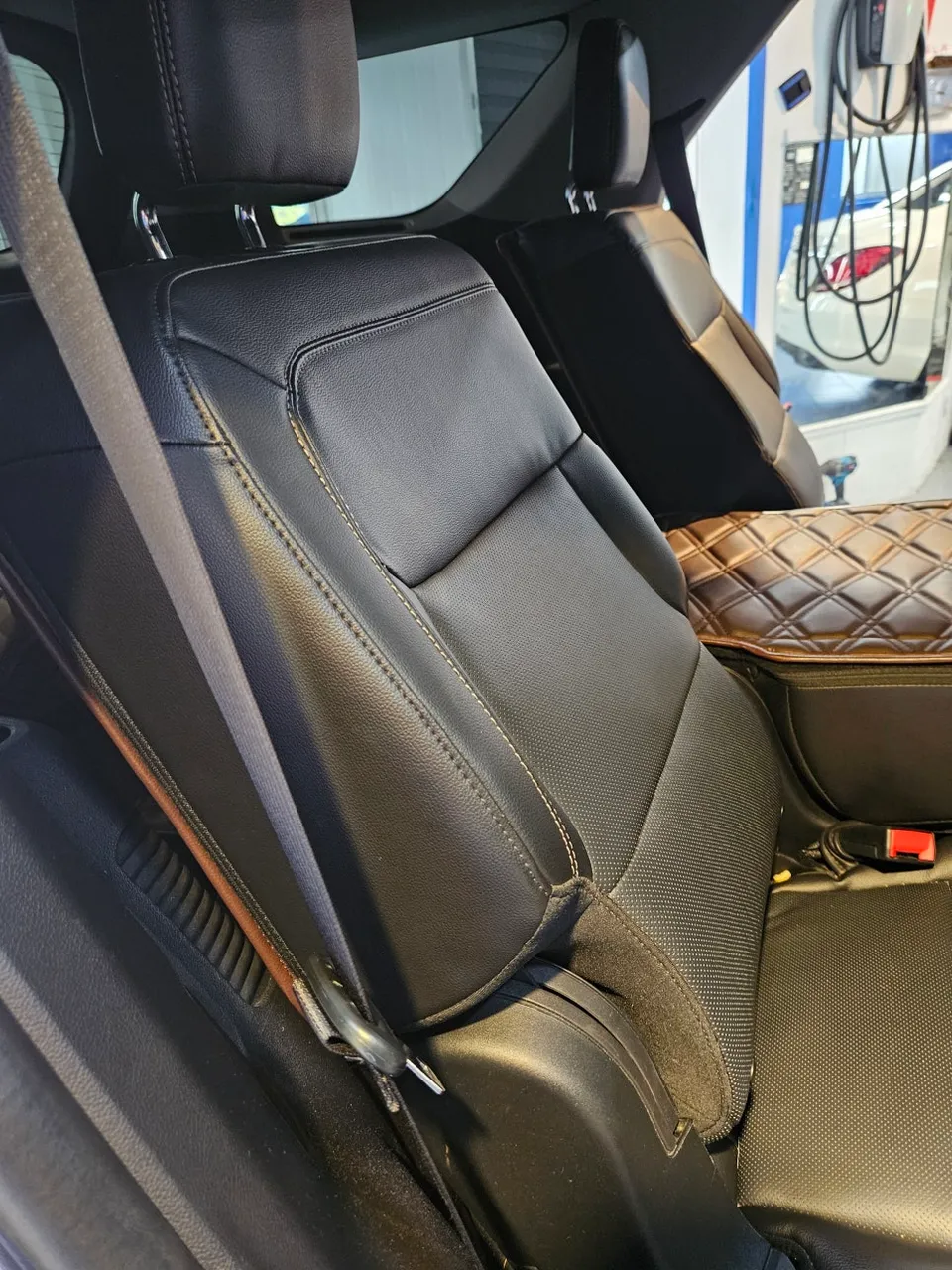 Ford Explorer interior customization - Ford Explorer 2nd Row Recliner Review — Enhanced Comfort photo 5