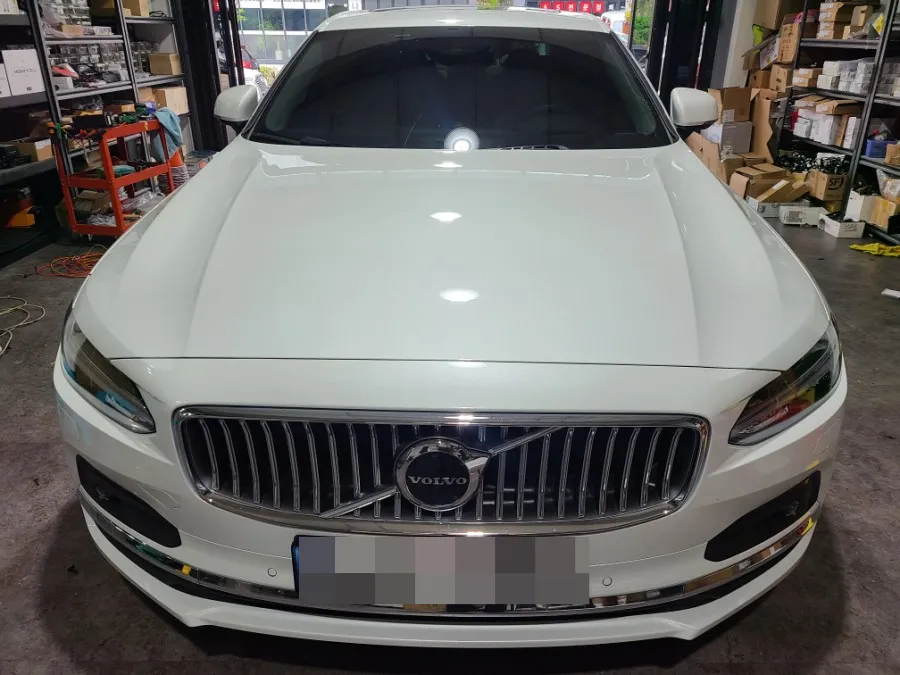Volvo S60 Dash Cam Installation: Long Parking Recording Solution