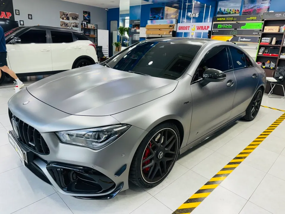 Mercedes-Benz CLAのホイールラッピング事例|サテンブラック 施工写真 2-1