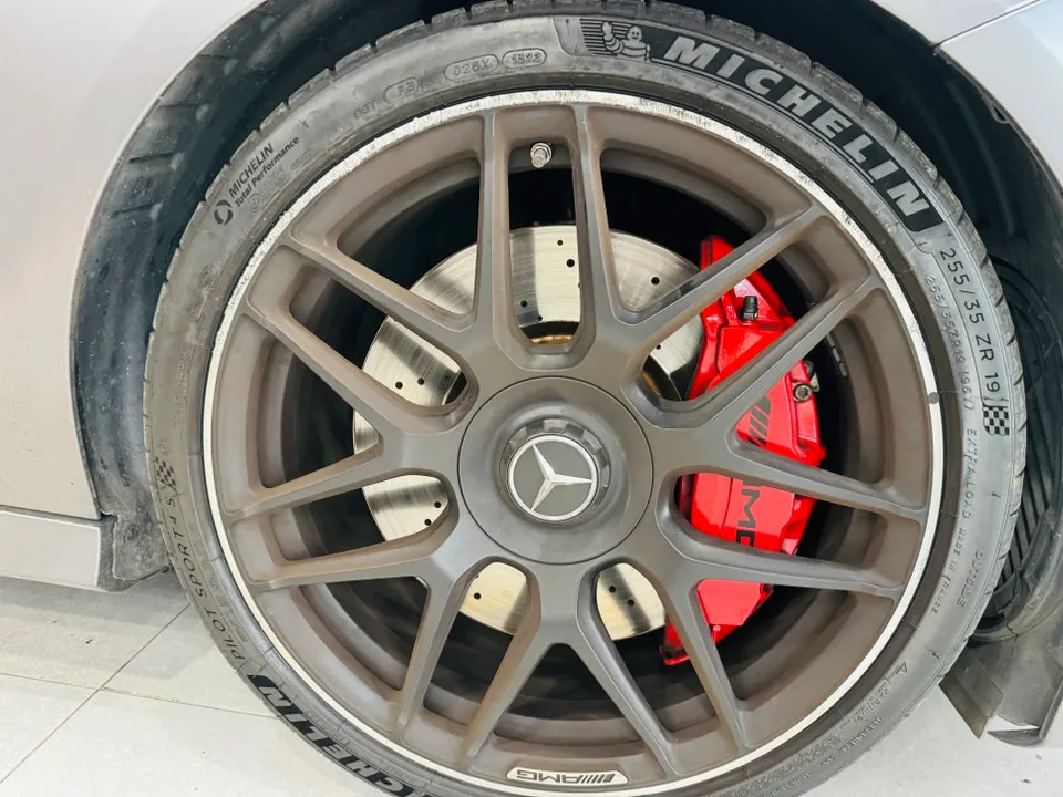 Mercedes-Benz CLAのホイールラッピング事例|サテンブラック 施工写真 1-2