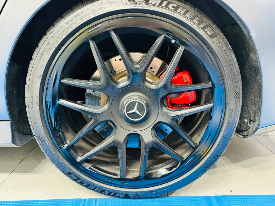 Mercedes-Benz CLAのホイールラッピング事例|サテンブラック 施工写真 3-2