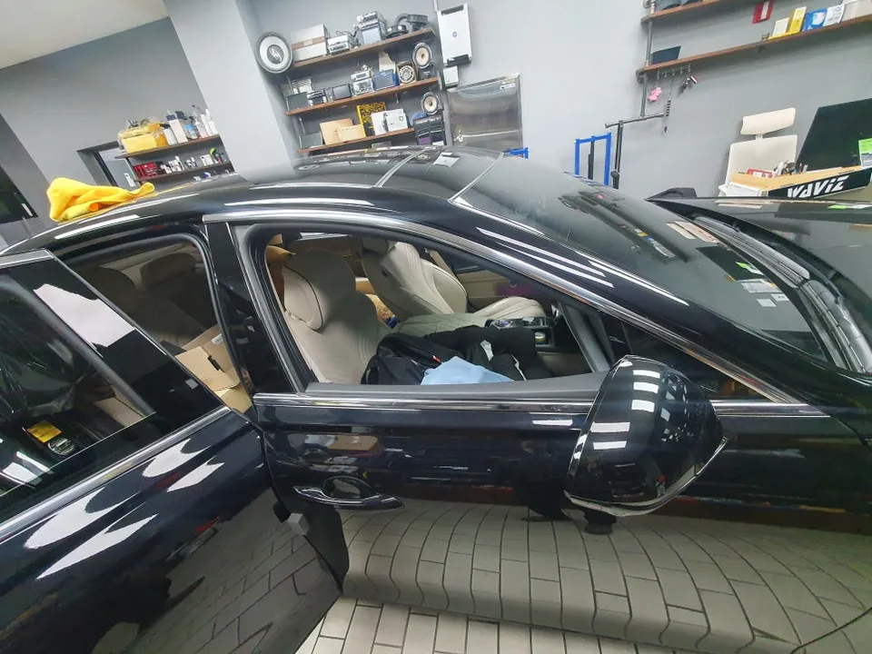 Genesis G80 PPF施工事例｜クローム部分の印象変化 施工写真 2-2