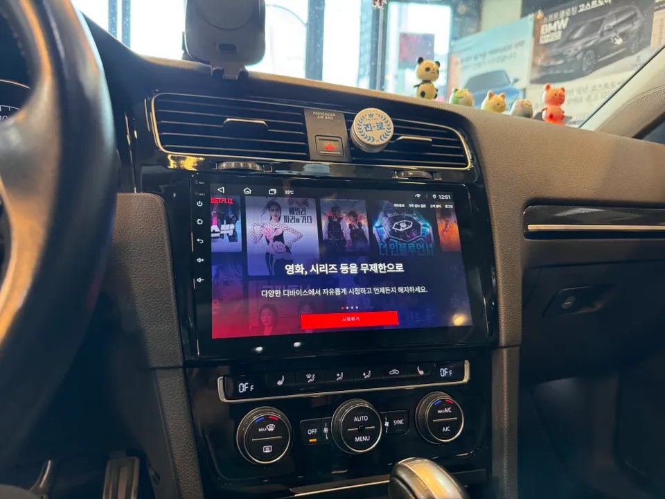 Volkswagen Golf 7th GenのAndroid Auto・CarPlay取付事例 施工写真 1-2