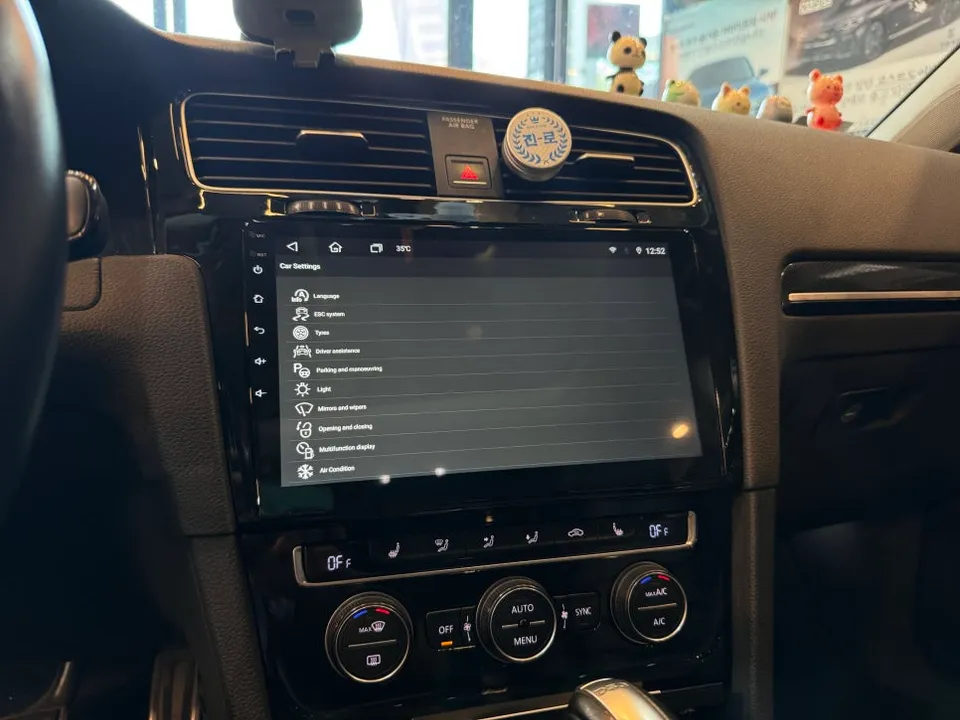 Volkswagen Golf 7th GenのAndroid Auto・CarPlay取付事例 施工写真 2-2