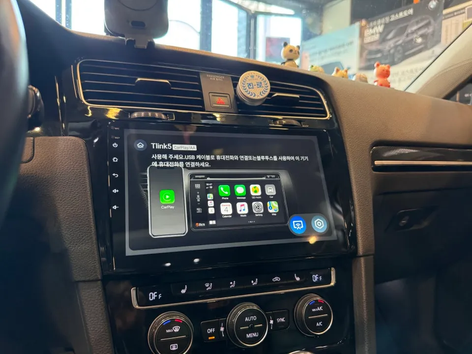 Volkswagen Golf 7th GenのAndroid Auto・CarPlay取付事例 施工写真 1-3