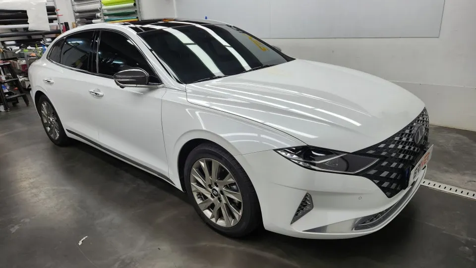 Hyundai Grandeur IG Chrome Delete Wrap Review photo 2