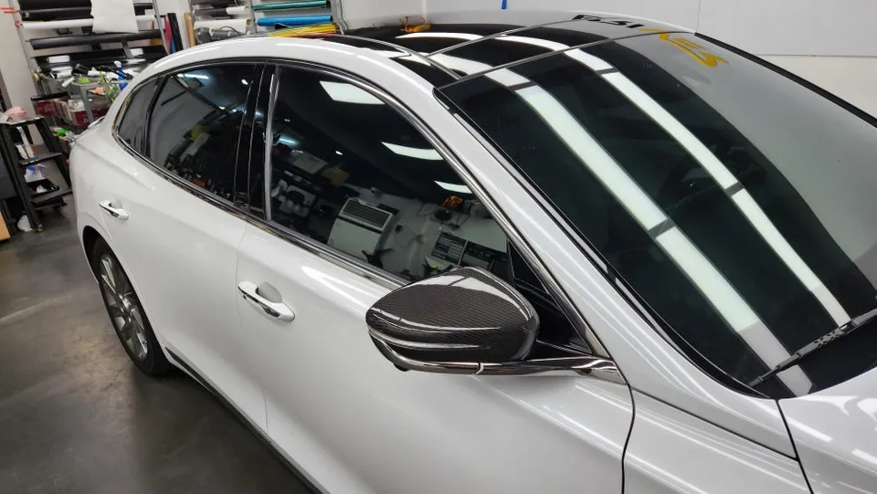 Hyundai Grandeur IG vinyl wrap - Hyundai Grandeur IG Chrome Delete Wrap Review photo 3