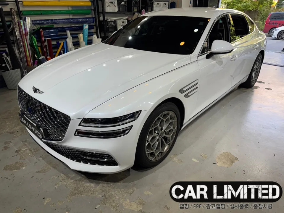 Genesis G80のカーラッピング事例|ピアノブラックの高級感 施工写真 2-3