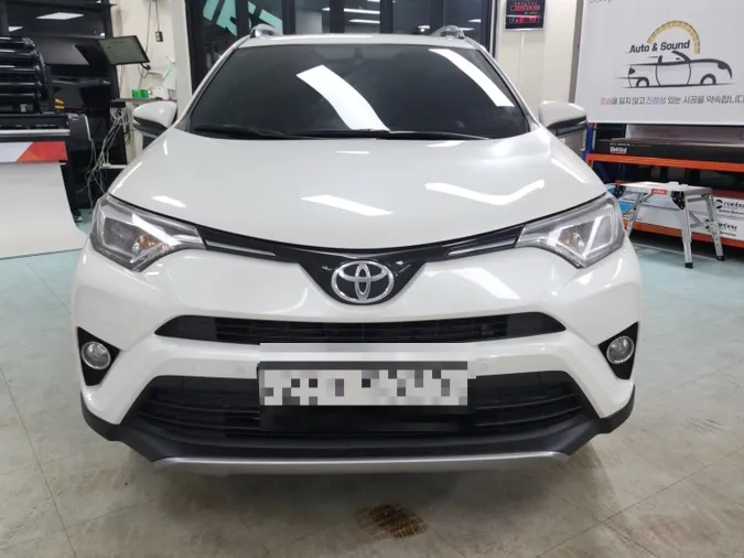 Toyota RAV4 Seat Heating Review — Essential Winter Comfort