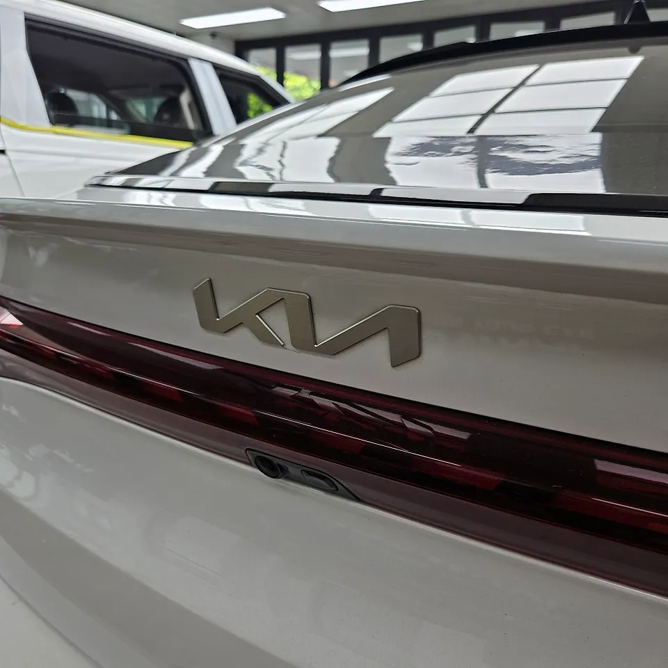 Kia K5 DL3 vinyl wrap - Kia K5 DL3 Vinyl Wrap Review: Emblem Removal & Partial Wrap photo 4