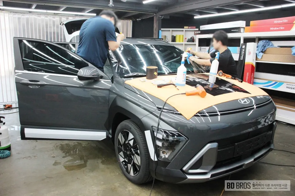 Hyundai Konaのカーフィルム施工事例|費用目安と仕上がり 施工写真 1-3