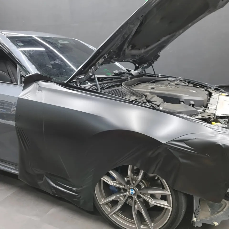 BMW 3 Seriesのカーラッピング事例 施工写真 6