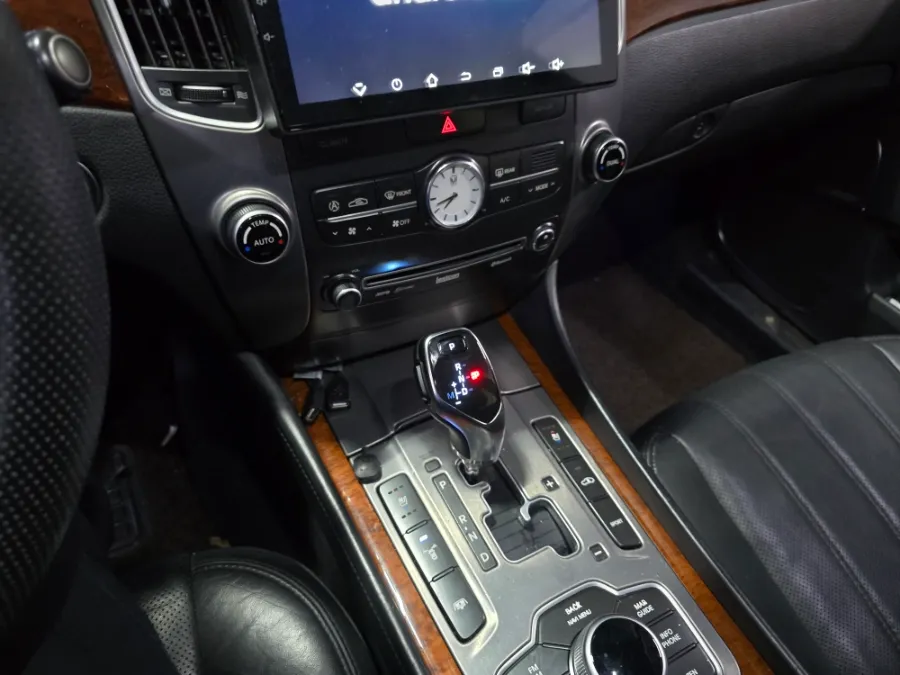 Hyundai Equus steering wheel - Hyundai Equus Steering Wheel Customization Review photo 3
