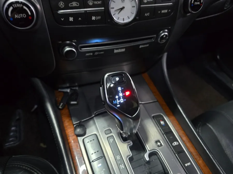 Hyundai Equus steering wheel - Hyundai Equus Steering Wheel Customization Review photo 4