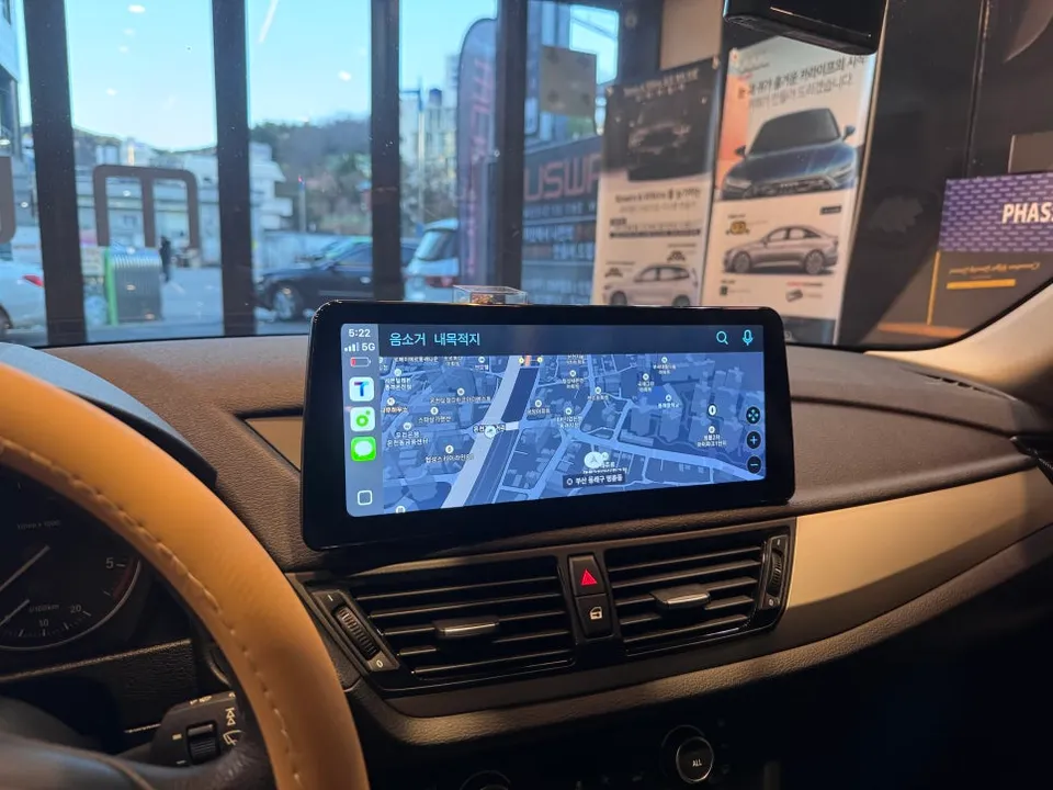 BMW X1のAndroid Auto・CarPlay取付事例 施工写真 4-1
