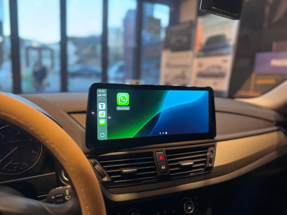BMW X1のAndroid Auto・CarPlay取付事例 施工写真 3-2