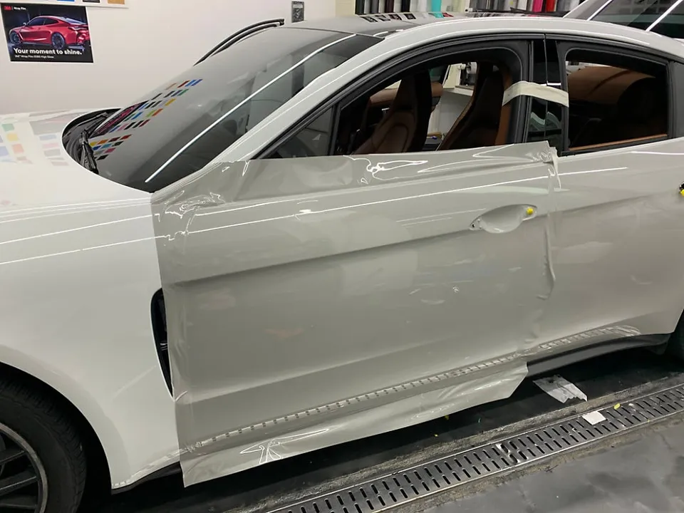 Porsche Panamera 4のカーラッピング事例 施工写真 3