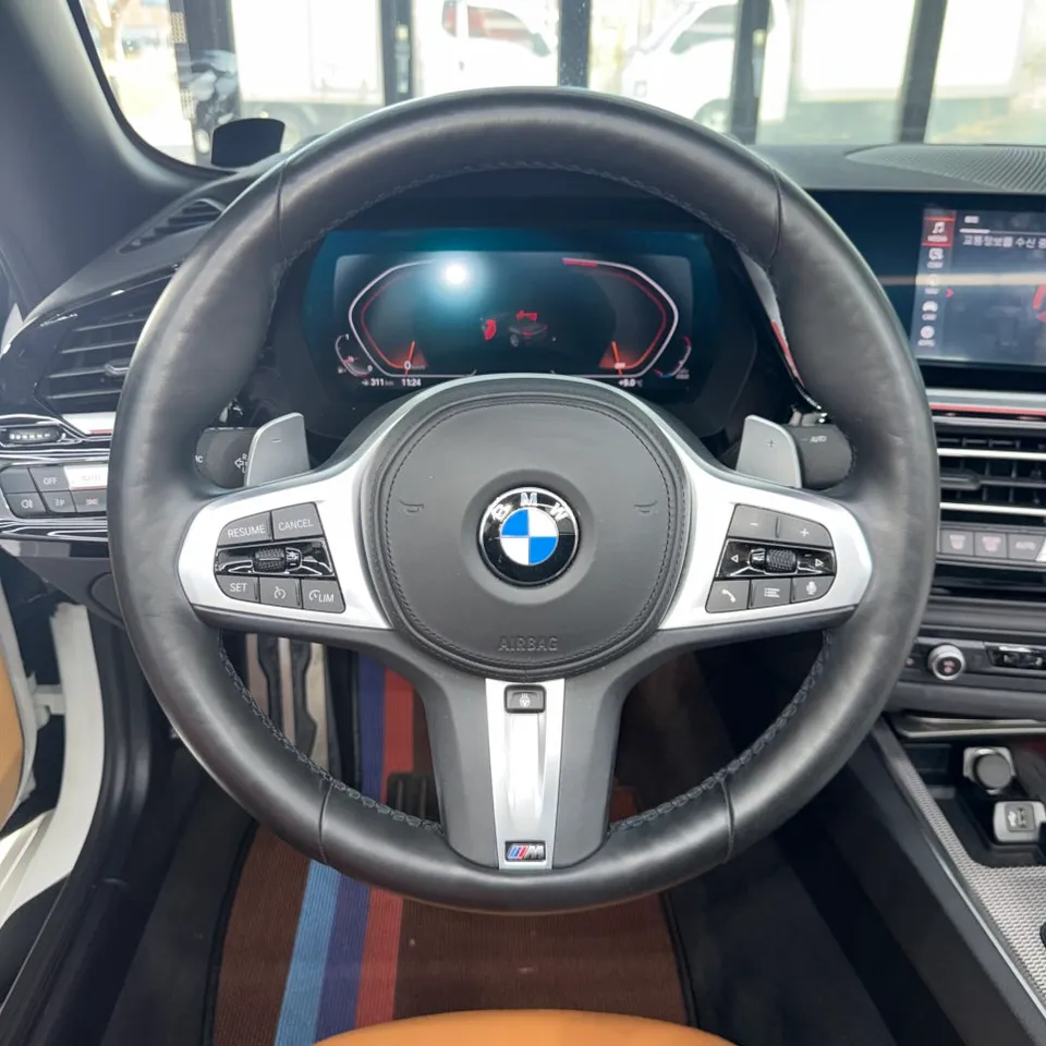 BMW Z4 G29 Steering Wheel Customization Review Before