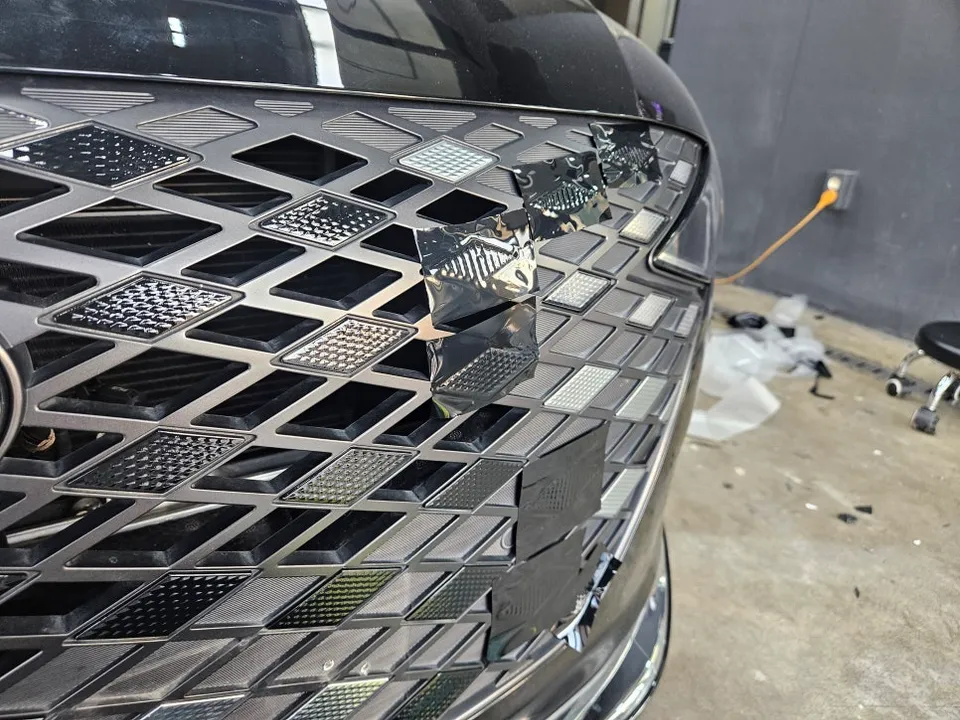 Hyundai Grandeur IGのカーラッピング事例|費用目安・仕上がり 施工写真 1-1