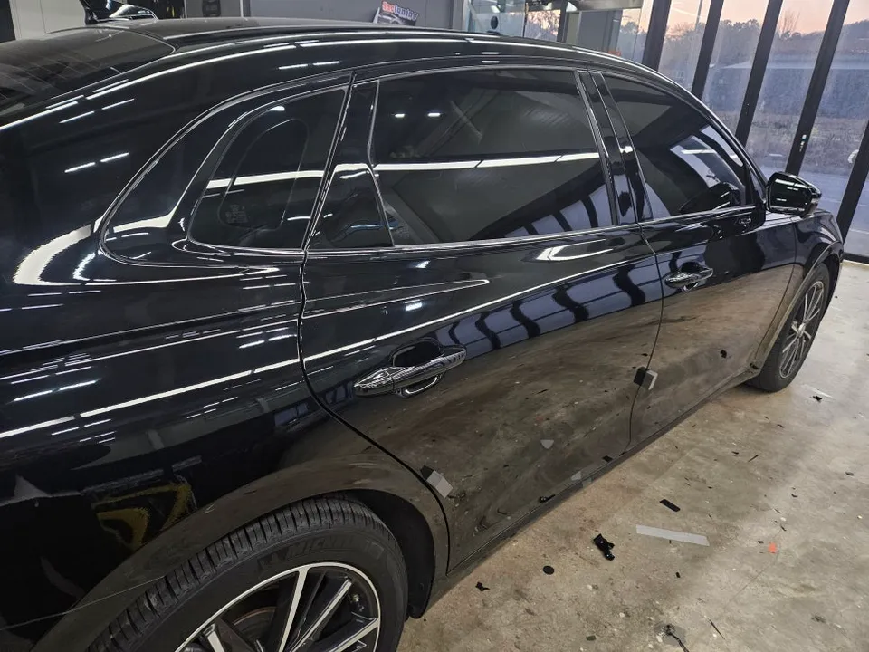 Hyundai Grandeur IGのカーラッピング事例|費用目安・仕上がり 施工写真 3-1