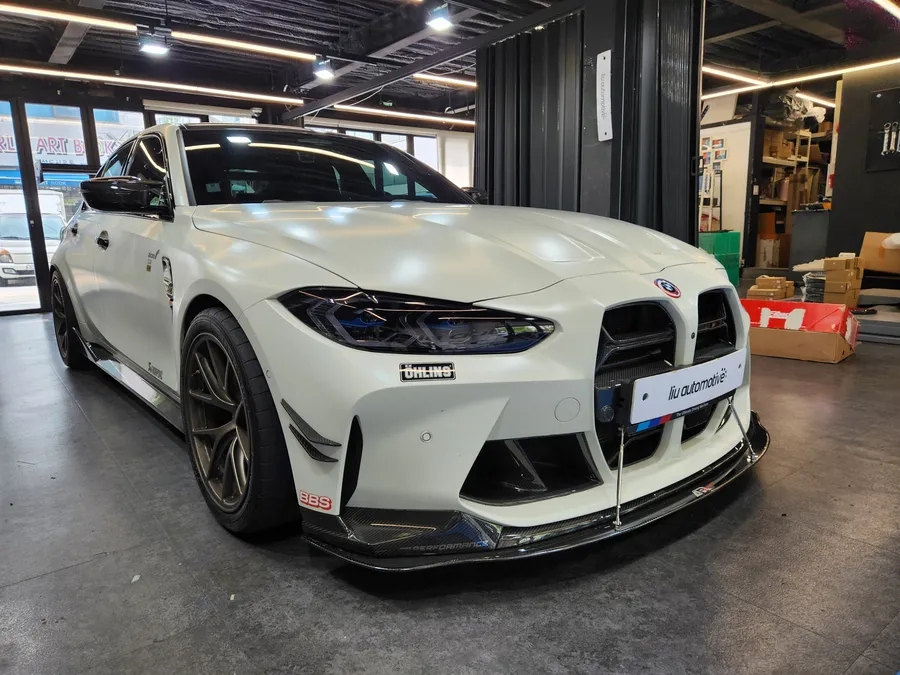 BMW M3のカーラッピング事例｜M3CSタイプのエッジラッピング 施工写真 3-1