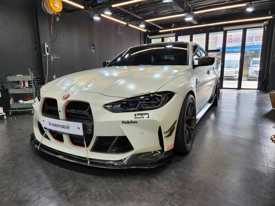 BMW M3のカーラッピング事例｜M3CSタイプのエッジラッピング 施工写真 3-2