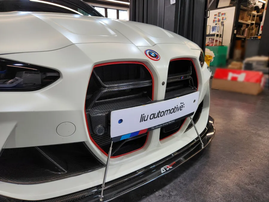 BMW M3のカーラッピング事例｜M3CSタイプのエッジラッピング 施工写真 1-3