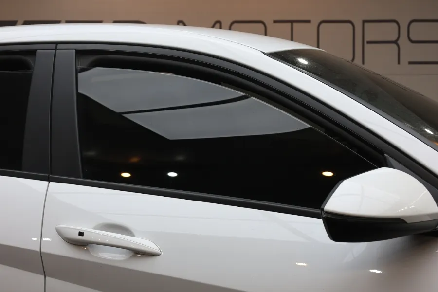 Hyundai Elantraのカーフィルム施工事例｜費用目安・仕上がり 施工写真 3-1