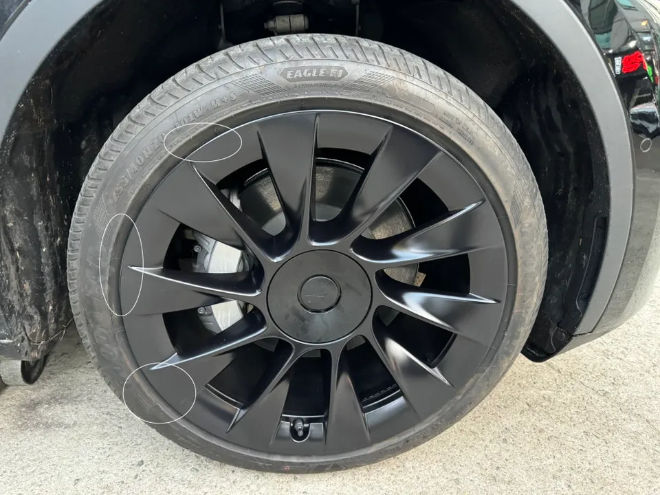 Tesla Model Yのホイールリペア・塗装事例 施工写真 1-2