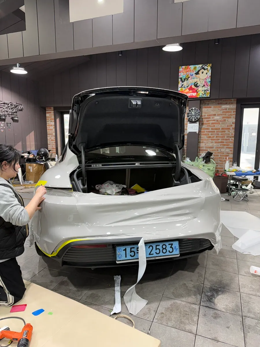 ポルシェ タイカン カーラッピング事例｜費用目安・仕上がり 施工写真 2-2