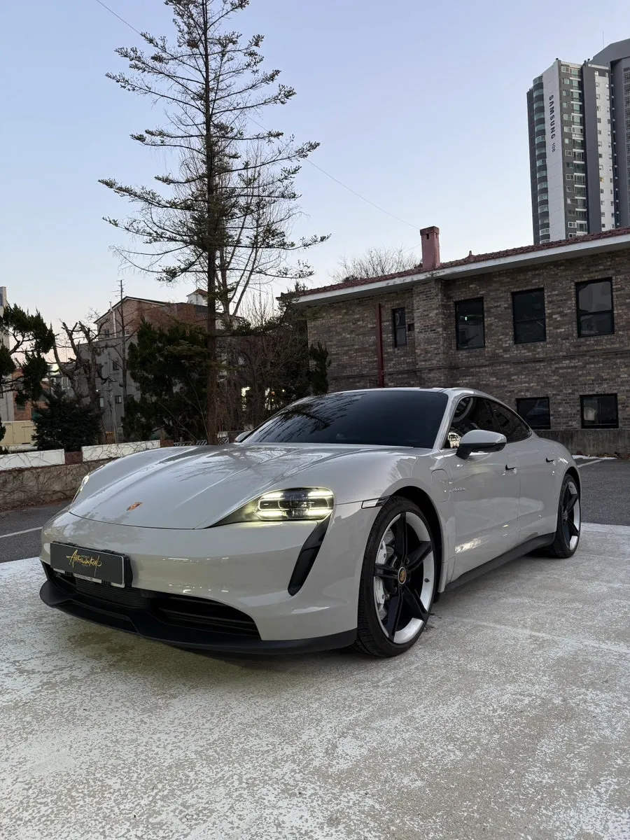 ポルシェ タイカン カーラッピング事例｜費用目安・仕上がり 施工写真 4-2