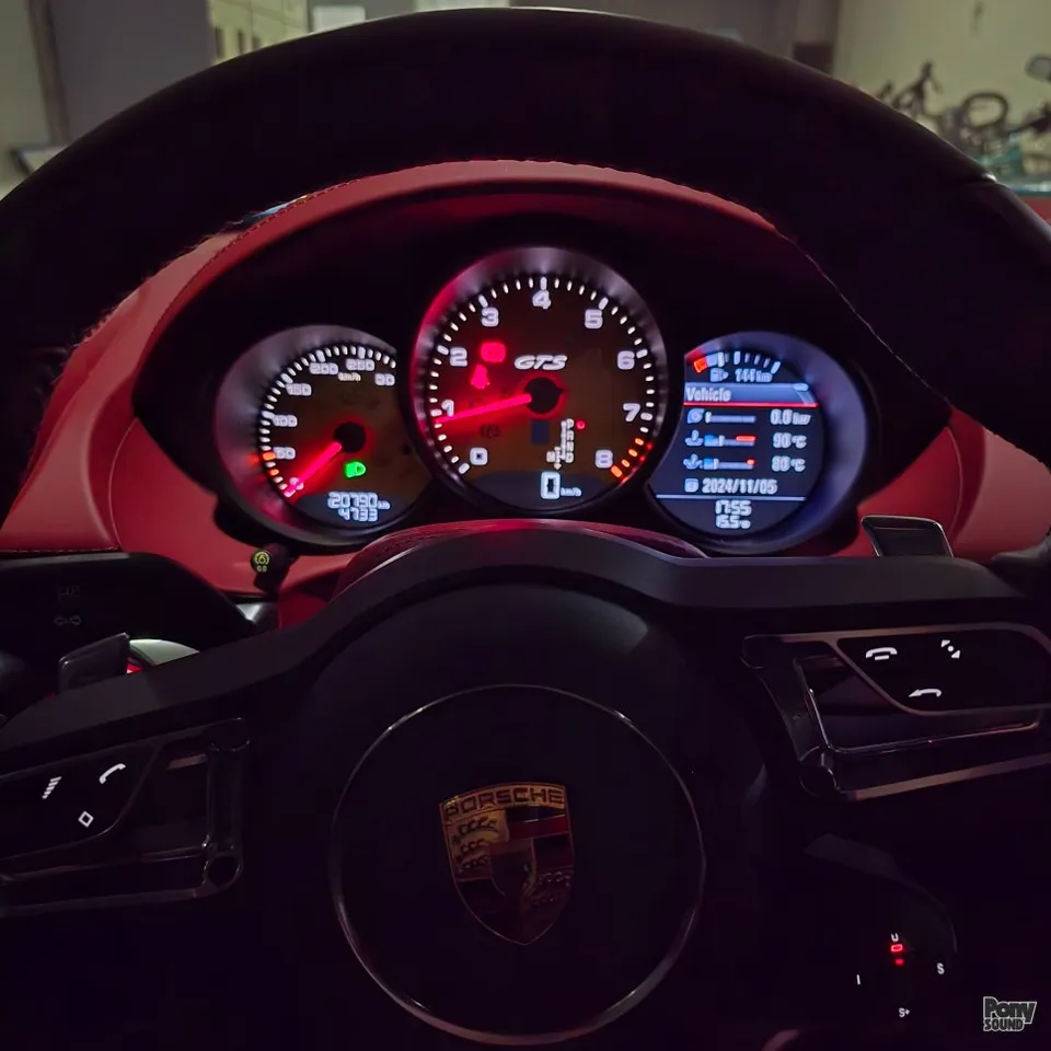 Porsche 718 BoxsterのAndroid Auto・CarPlay取付事例 写真