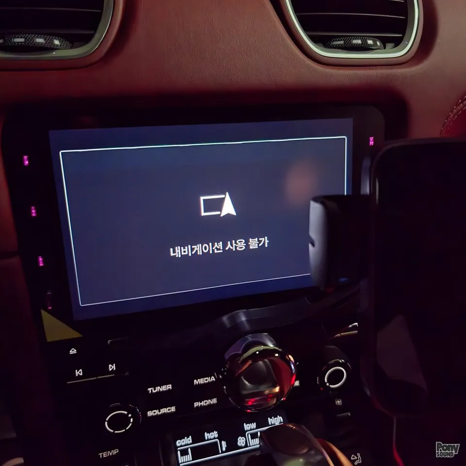 Porsche 718 BoxsterのAndroid Auto・CarPlay取付事例 施工写真 2-1
