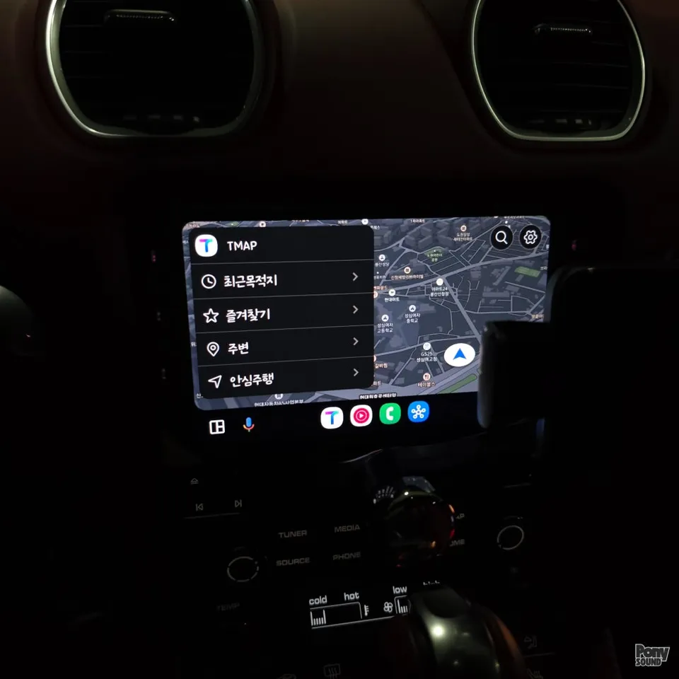 Porsche 718 BoxsterのAndroid Auto・CarPlay取付事例 施工写真 1-2