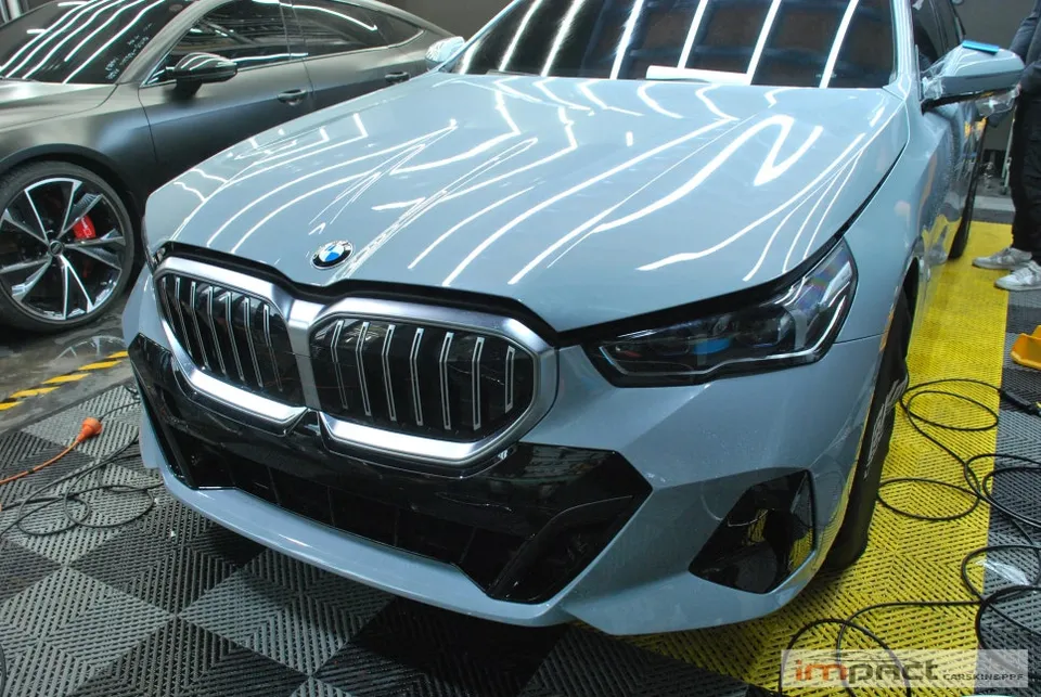 BMW 5 SeriesのPPF施工事例|費用目安・仕上がり 施工写真 1-3