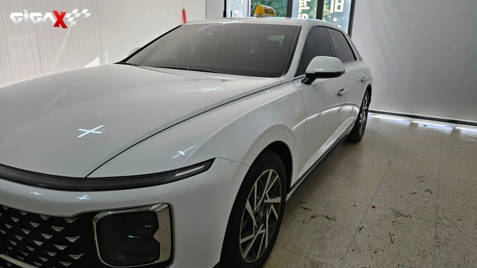Hyundai Grandeur GN7 Ambient Lighting Review: Cost & Results photo 1