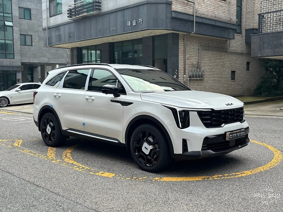 Kia Sorento MQ4のカーフィルム施工事例|費用目安と仕上がり 施工写真 1-3
