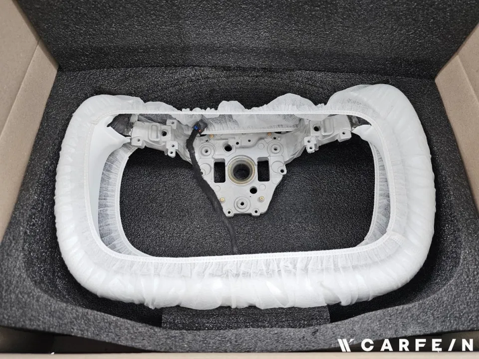 Tesla Model Y steering wheel - Tesla Model Y Steering Wheel Customization Review photo 4