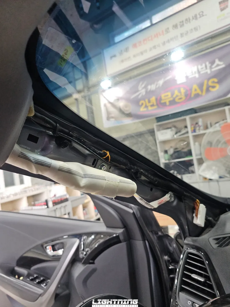 Hyundai Azeraのドラレコ取付事例｜費用目安と仕上がり 施工写真 1-3