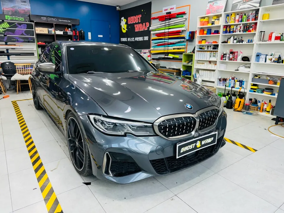 BMW 3 SeriesのPPF施工事例|トランク部分の保護 施工写真 2-1